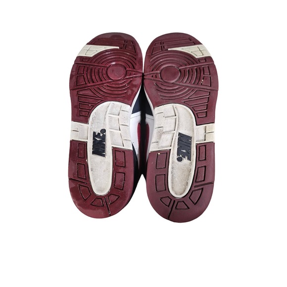 Athletic_Shoes